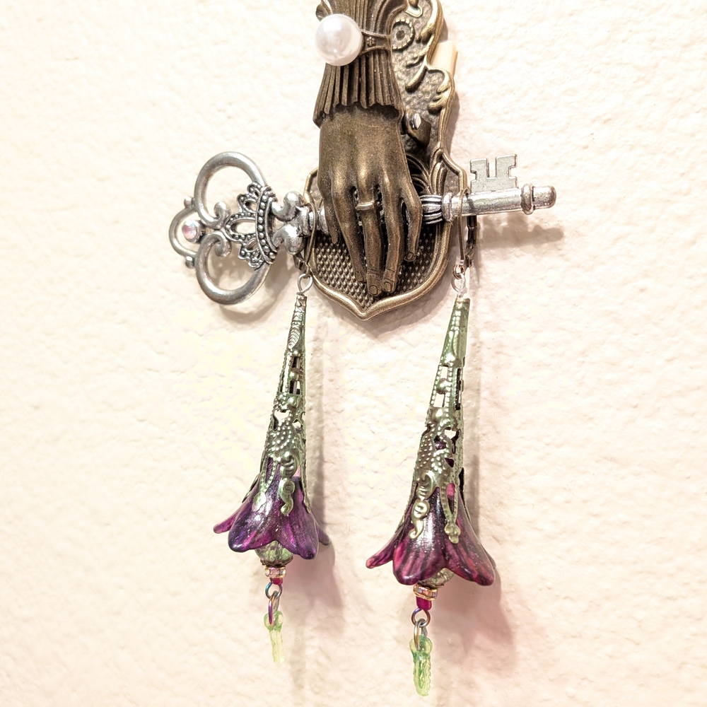 Chic Floral Drop Earrings with Purple and Green Hues